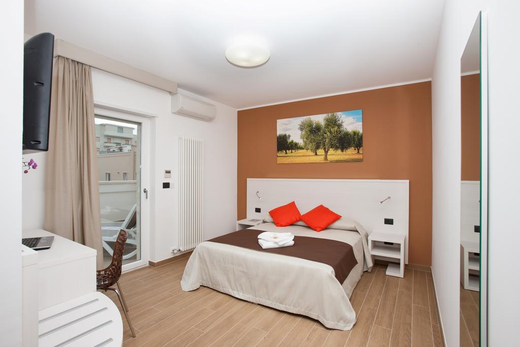 La Casa Del Turista Bed & Breakfast Gallipoli Exterior photo