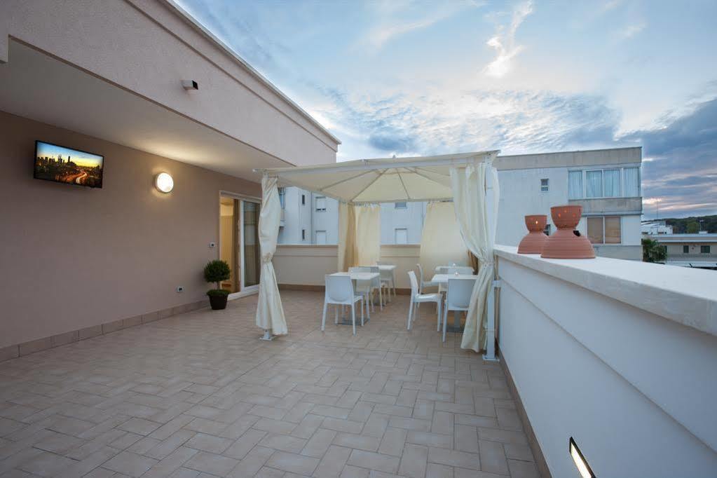 La Casa Del Turista Bed & Breakfast Gallipoli Exterior photo